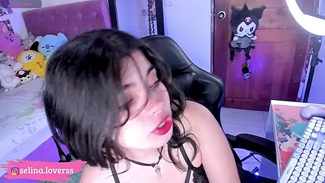 Snapshot of selina_lovers_ chatting on 04-22-26, 04:15 selina lovers online show from 04-22-26, 04:15