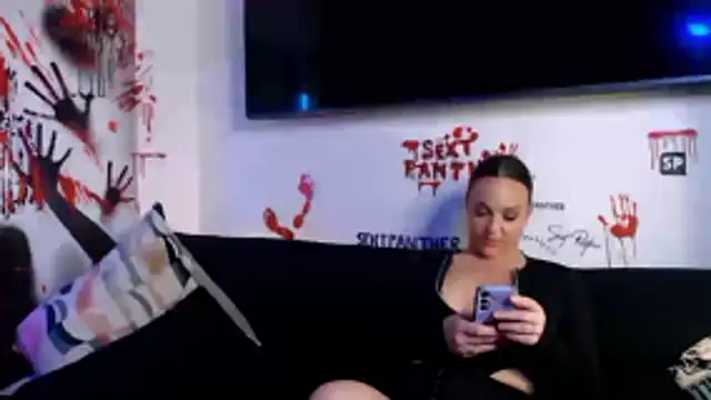 Snapshot of sofiahothead chatting on 10-15-25, 02:44 sofiahothead online show from 10-15-25, 02:44