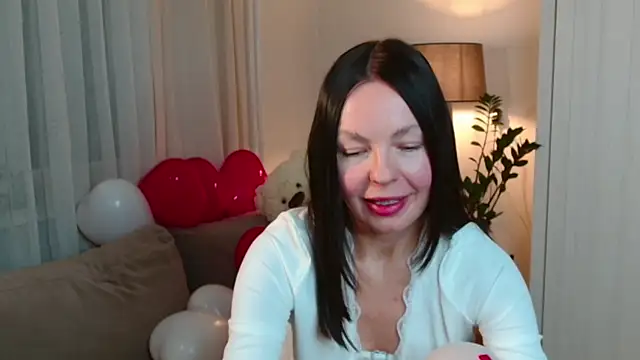 LittleNicolee online show from 02-13-26, 06:48