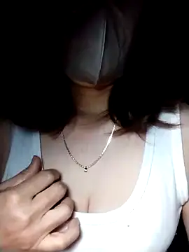 YiyinLy online show from 11-03-25, 08:43