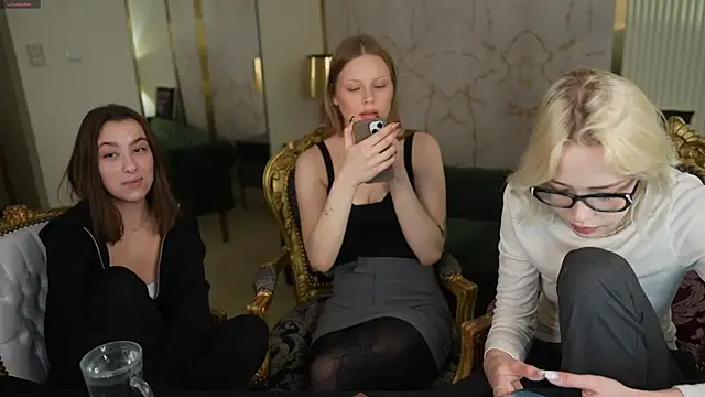 Jessica start online show from 11-25-25, 11:32