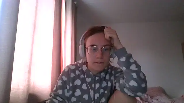 Snapshot of LuckySLove chatting on 07-07-26, 03:05 LuckySLove online show from 07-07-26, 03:05