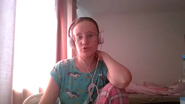 Snapshot of LuckySLove chatting on 07-16-26, 01:17 LuckySLove online show from 07-16-26, 01:17