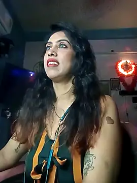 Darling Annie online show from 11-26-25, 06:20