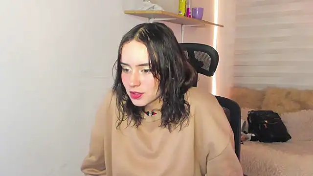 Emily Lindey online show from 10-18-25, 03:31