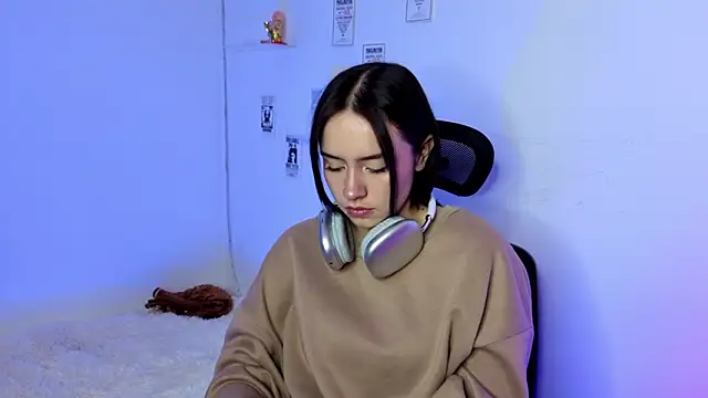 Emily Lindey online show from 02-16-26, 03:13