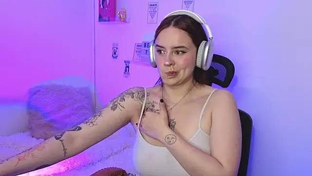 Emily Lindey online show from 02-24-26, 06:55