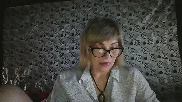 Lia Ray online show from 11-10-25, 07:57