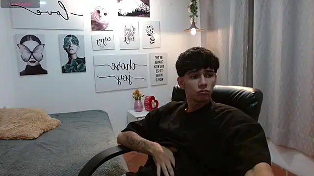 AmethystShadow17 online show from 10-24-25, 03:41