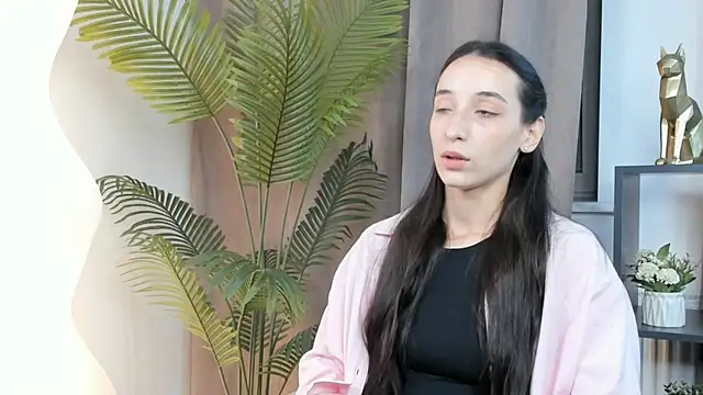 Snapshot of HayleySalahubdin chatting on 10-15-25, 04:07 HayleySalahubdin online show from 10-15-25, 04:07