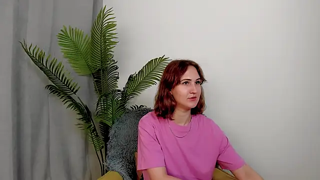 LeonidaMegill online show from 10-15-25, 01:22