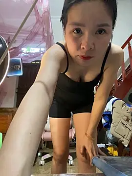 Listen-ly online show from 11-22-25, 04:00