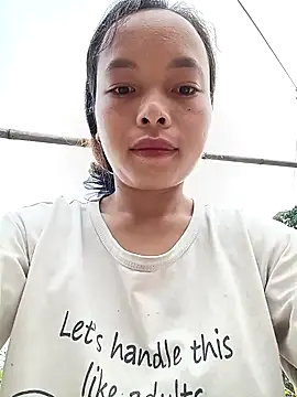 Nguyet2k4 online show from 10-27-25, 02:04