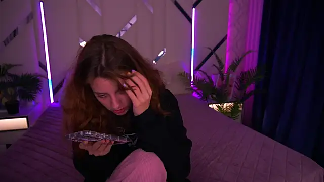 CuteeFoxy online show from 12-05-25, 02:47