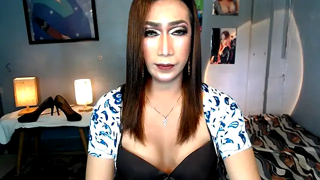 littleredbunny27 online show from 06-01-26, 08:49