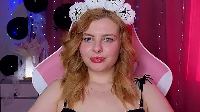 Snapshot of newday-off chatting on 10-18-25, 04:04 newday-off online show from 10-18-25, 04:04