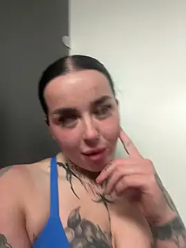 lucycoxxoxo online show from 05-15-26, 11:45