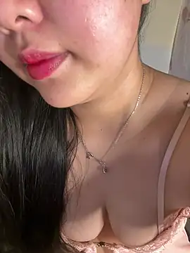 Snapshot of Aimee_milk chatting on 04-06-26, 02:18 Aimee milk online show from 04-06-26, 02:18