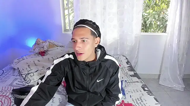 Hayden Boy  online show from 10-18-25, 01:23