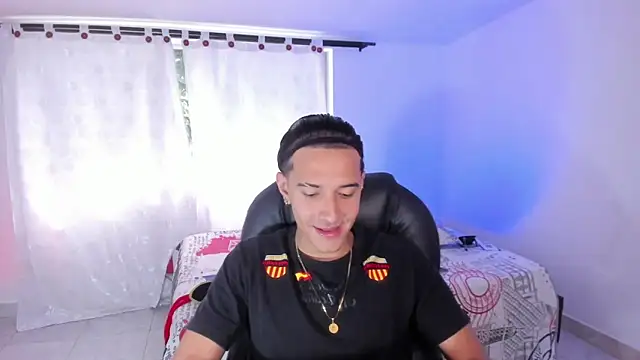 Hayden Boy  online show from 10-21-25, 01:12