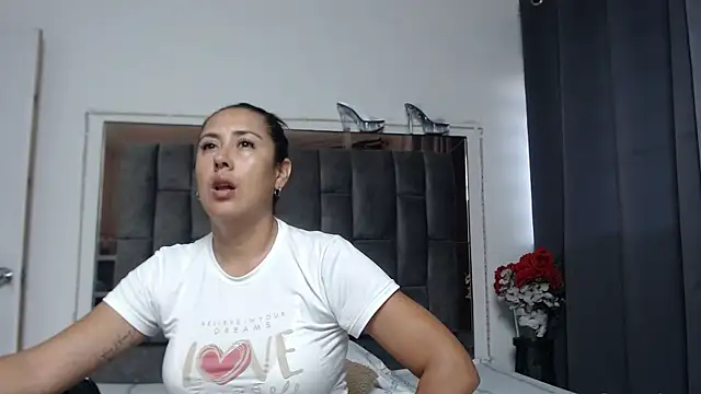 Salmma Milf online show from 04-10-26, 11:37