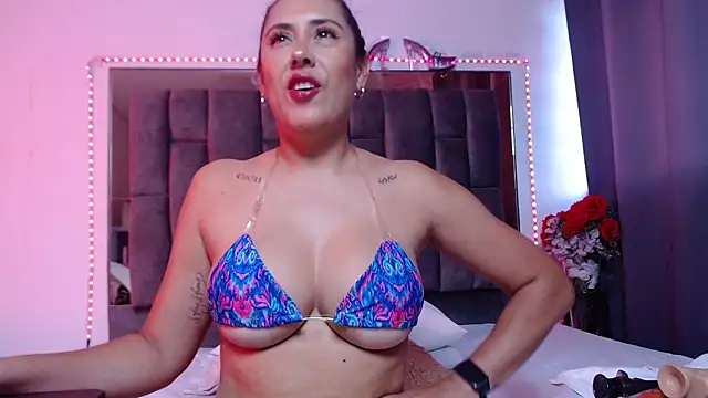 Snapshot of Salmma_Milf chatting on 05-07-26, 11:59 Salmma Milf online show from 05-07-26, 11:59