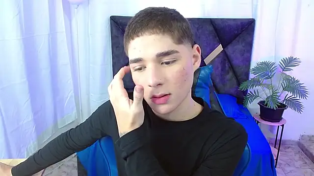 Mattass18 online show from 10-25-25, 01:29