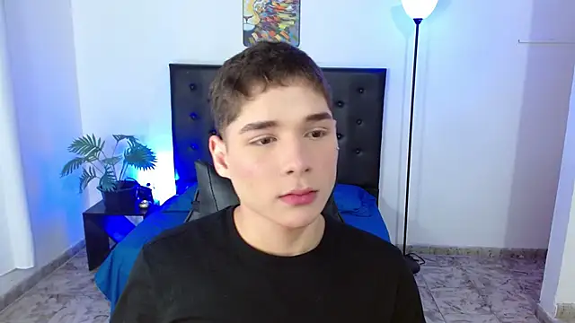 Snapshot of Mattass18 chatting on 02-13-26, 01:18 Mattass18 online show from 02-13-26, 01:18