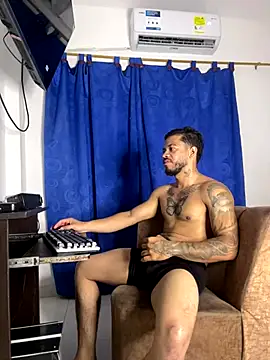 Kylian Alessandro online show from 12-19-25, 06:20