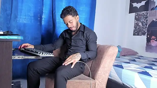 Snapshot of Kylian_Alessandro chatting on 02-13-26, 02:57 Kylian Alessandro online show from 02-13-26, 02:57