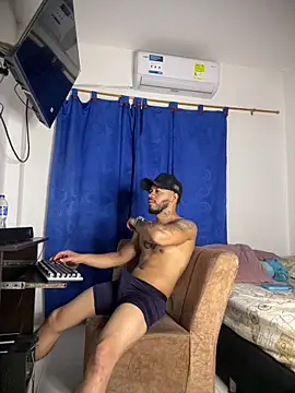 Snapshot of Kylian_Alessandro chatting on 02-23-26, 11:07 Kylian Alessandro online show from 02-23-26, 11:07