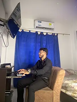 Snapshot of Kylian_Alessandro chatting on 02-26-26, 06:40 Kylian Alessandro online show from 02-26-26, 06:40