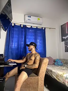 Snapshot of Kylian_Alessandro chatting on 02-27-26, 01:00 Kylian Alessandro online show from 02-27-26, 01:00