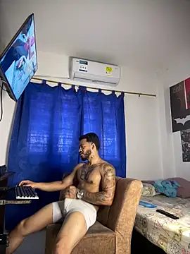 Snapshot of Kylian_Alessandro chatting on 03-01-26, 02:30 Kylian Alessandro online show from 03-01-26, 02:30