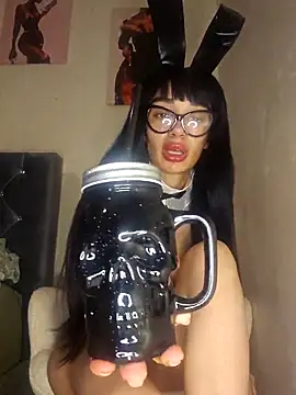 Snapshot of LucyMiax chatting on 10-31-25, 06:09 LucyMiax online show from 10-31-25, 06:09