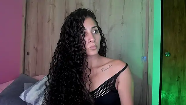 fernanda317 online show from 04-15-26, 10:43