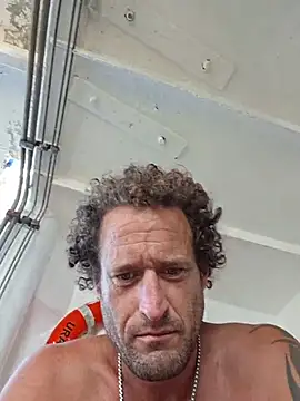 Snapshot of shainnfk chatting on 11-05-25, 04:23 shainnfk online show from 11-05-25, 04:23