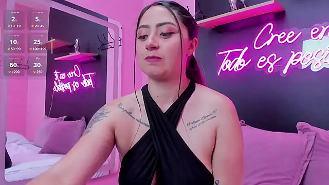 JuliethCruz  online show from 10-24-25, 05:42