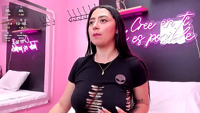 JuliethCruz  online show from 12-14-25, 03:17