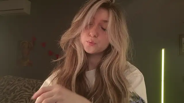 BellaSink online show from 04-15-26, 06:09