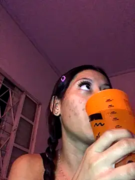 Snapshot of santosz83 chatting on 11-10-25, 05:17 santosz83 online show from 11-10-25, 05:17