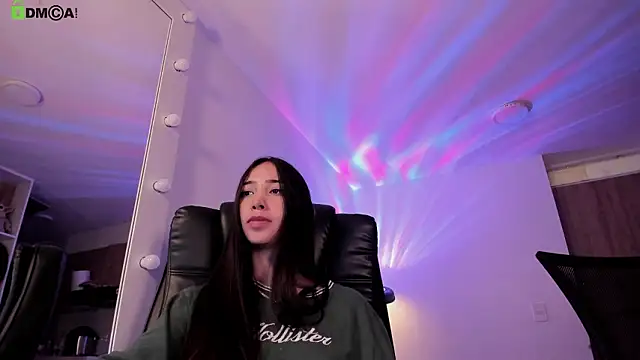 Mikeyvioleta  online show from 03-08-26, 11:19