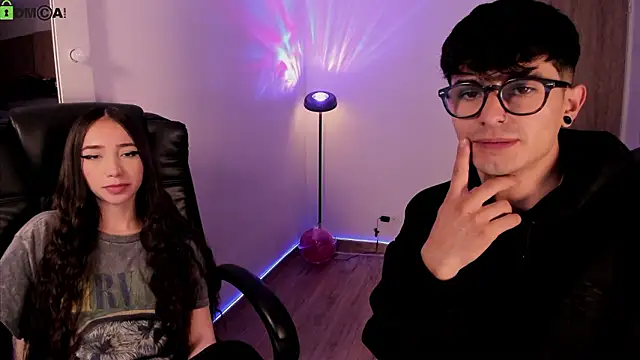 Mikeyvioleta  online show from 03-11-26, 12:33