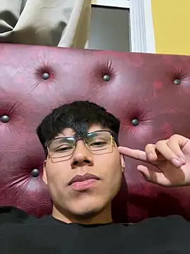 Snapshot of itrieddick chatting on 11-21-25, 02:32 itrieddick online show from 11-21-25, 02:32