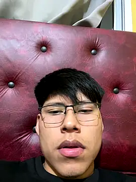 Snapshot of itrieddick chatting on 11-22-25, 02:21 itrieddick online show from 11-22-25, 02:21