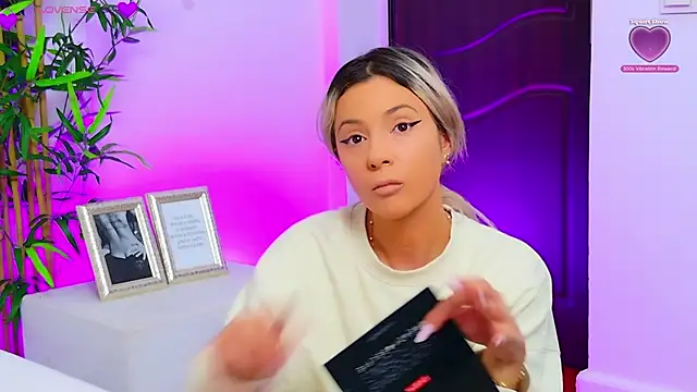 AriannaSins online show from 09-25-25, 12:09