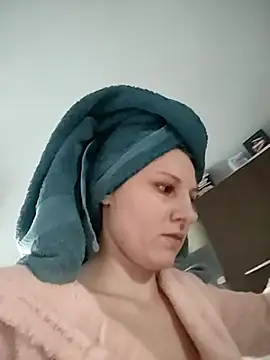 SandyCassie online show from 10-30-25, 06:37