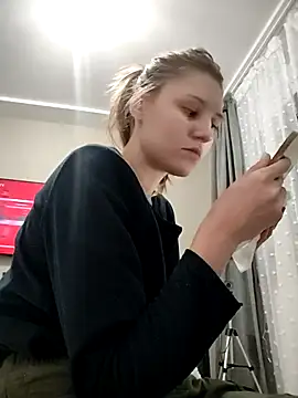 SandyCassie online show from 11-30-25, 07:07