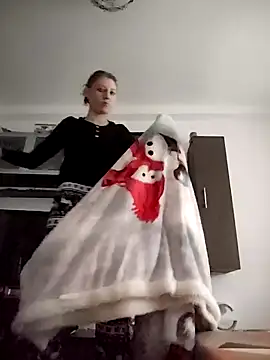 SandyCassie online show from 12-18-25, 07:47