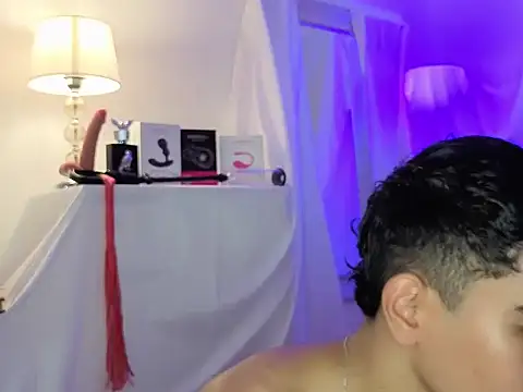 Snapshot of Yamilk101 chatting on 11-08-25, 10:30 Yamilk101 online show from 11-08-25, 10:30